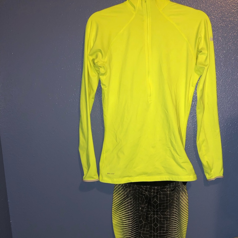 Nike dri-fit outfit.